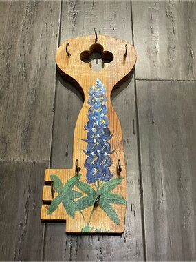 Vintage Handmade Wooden Skeleton Key Wall Key Holder Hand Painted Blue Floral